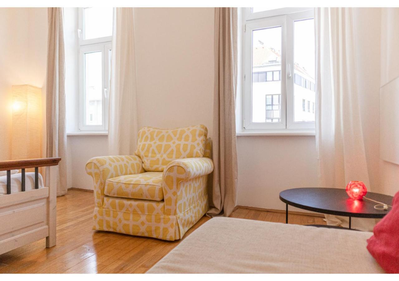Cheerful 2Br Apartment - Suitable For Longstays Wiedeń Zewnętrze zdjęcie